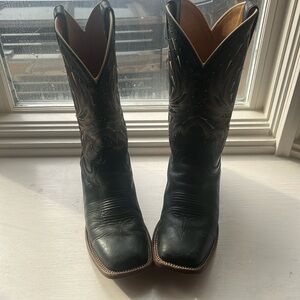 Shyanne women’s cowgirl boots.